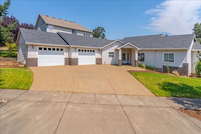 Building Photo - Contemporary West Salem Home