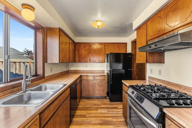 Photo - Charming 3-bedroom 2-bathroom Home