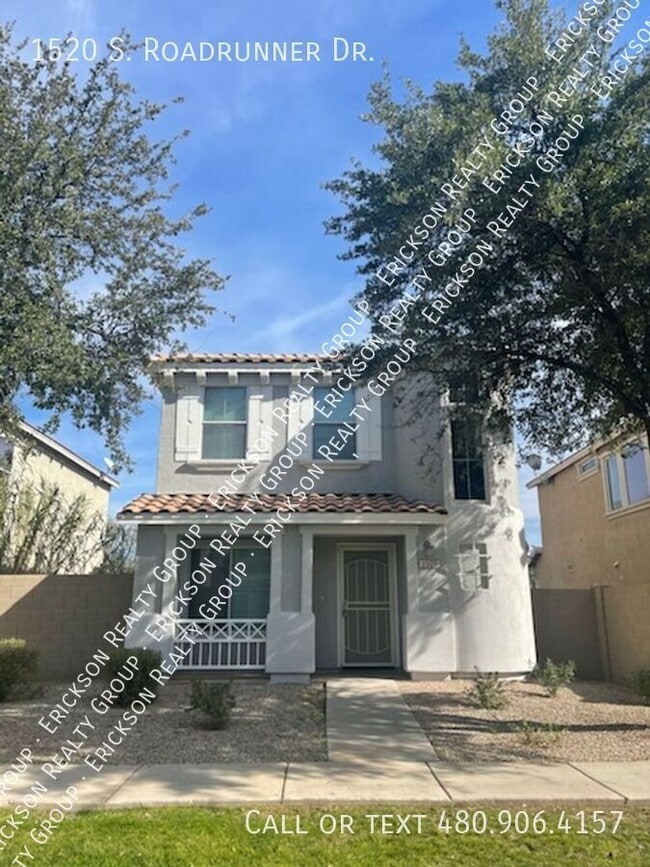 Building Photo - 1520 S Roadrunner Dr
