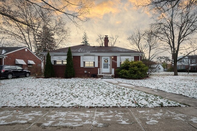Building Photo - 1710 Sheffield Rd
