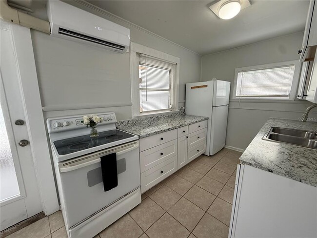 Photo - 408 3rd Ave E