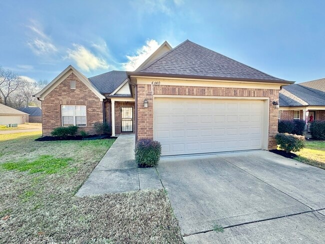 Building Photo - 4040 Sunset Lake Ln