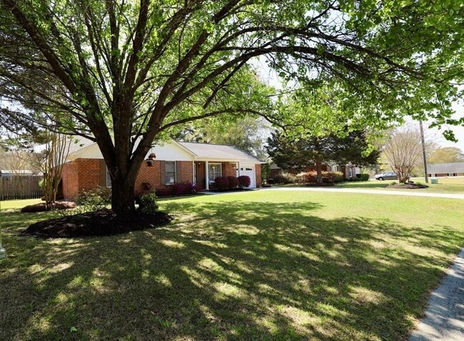 Photo - 2415 Edmunds Dr