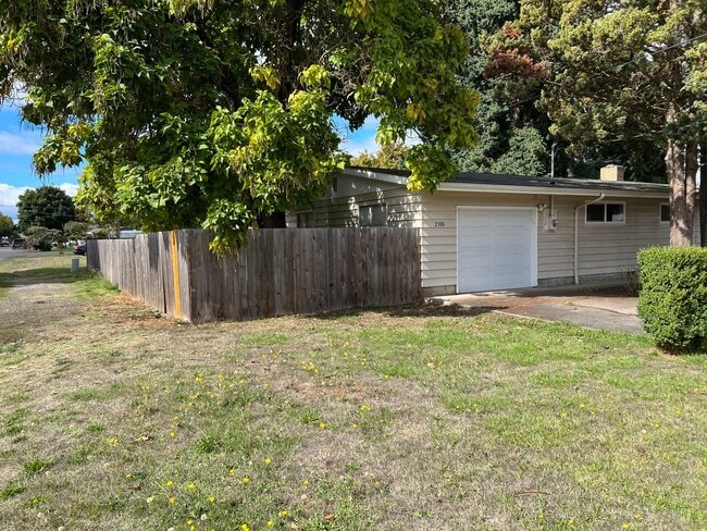 Photo - 3 bedroom 1 bathroom single level home!