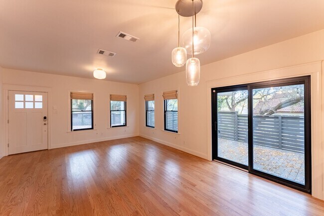 Photo - Luxury Living in Travis Heights—Historic 3...