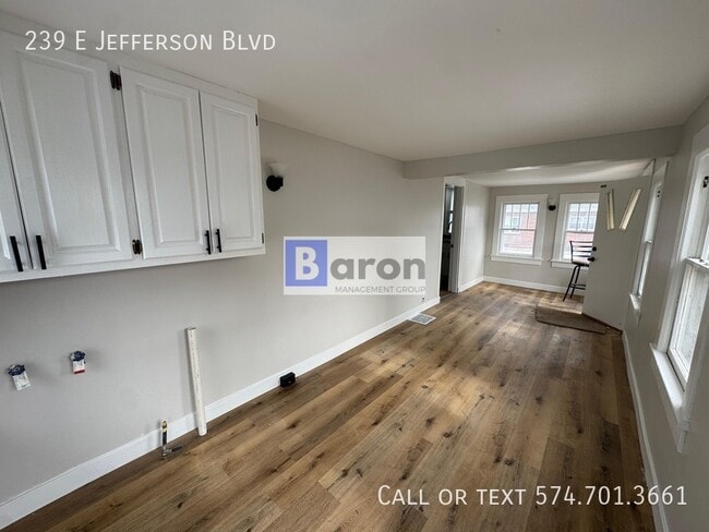 Photo - 239 E Jefferson Blvd
