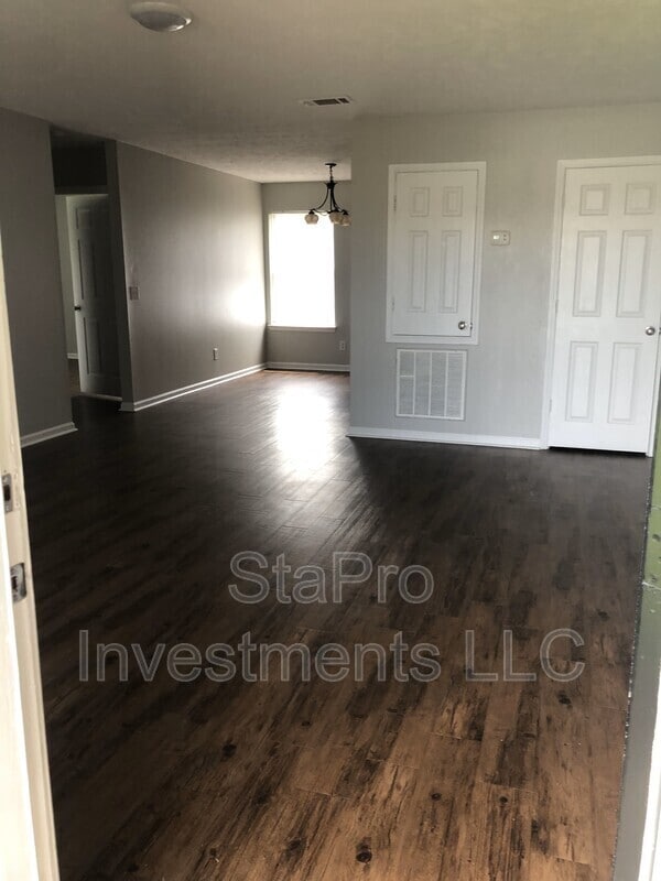 Photo - 114 Village St