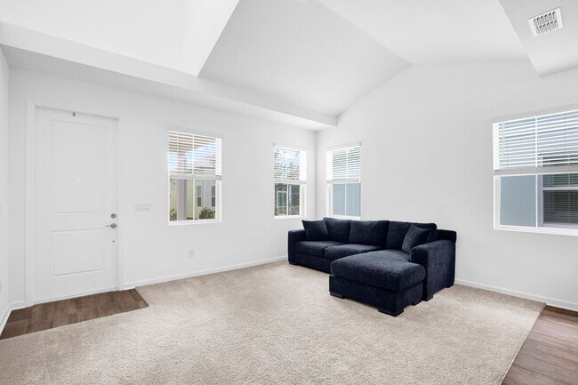 Photo - 513 High Tide Ln