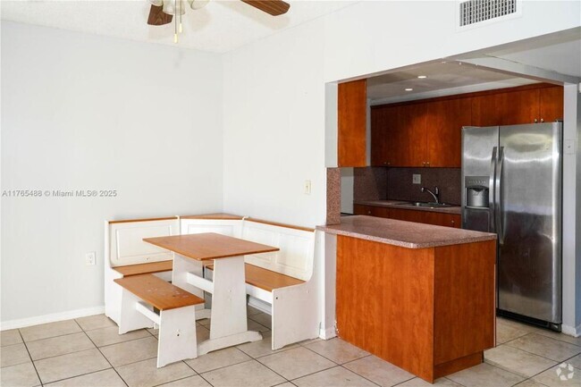 Building Photo - 3 bedroom in North Miami FL 33161 Rental