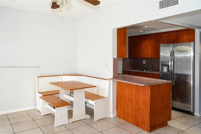 3 bedroom in North Miami FL 33161 - 3 bedroom in North Miami FL 33161 Townhome