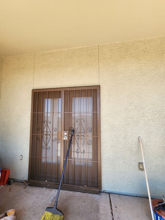 Photo - 1050 W Rochin Rd
