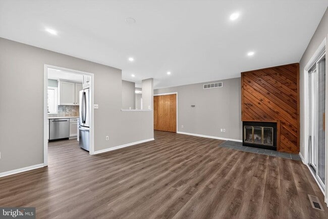 Photo - 21 Foxtail Ct