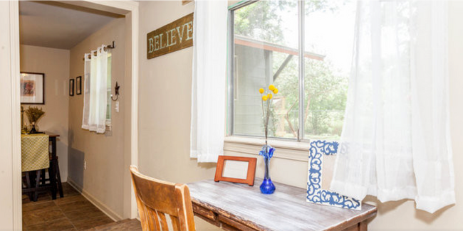 Photo - 815 Gunter St