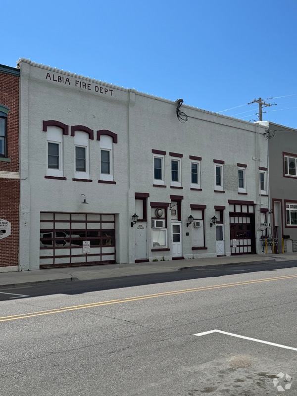 Building Photo - 18 N Main St Rental