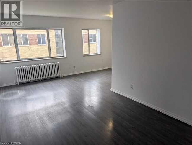 Photo - 799 Robinson St Unit 11