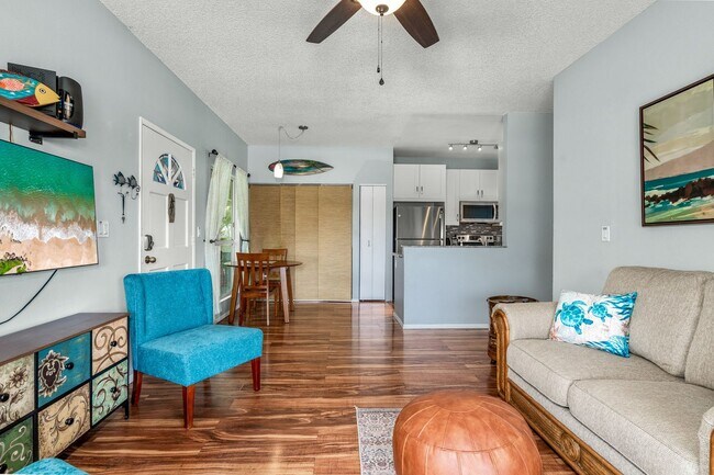 Photo - FULLY FURNISHED, 2/1.5 2nd floor condo in ...