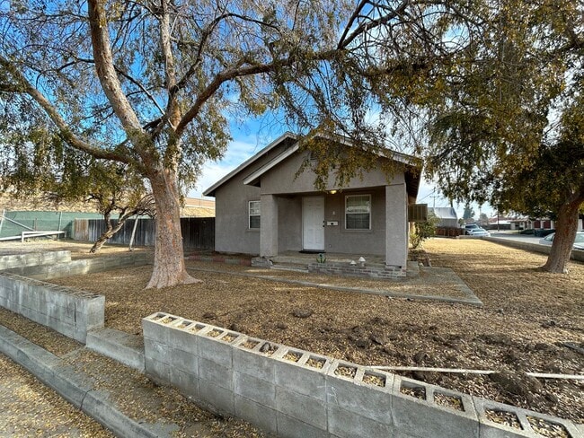 Charming 3 Bed/2 Bath in SW Bakersfield w/... - Charming 3 Bed/2 Bath in SW Bakersfield w/... Casa