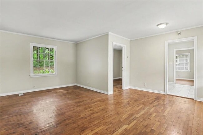 Photo - 3743 Poplar Dr