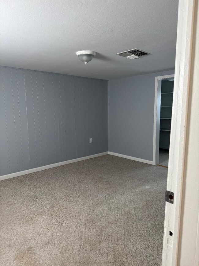 Building Photo - 1350 University St Unit 1350