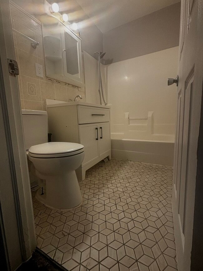 Photo - 233 S Yale Ave