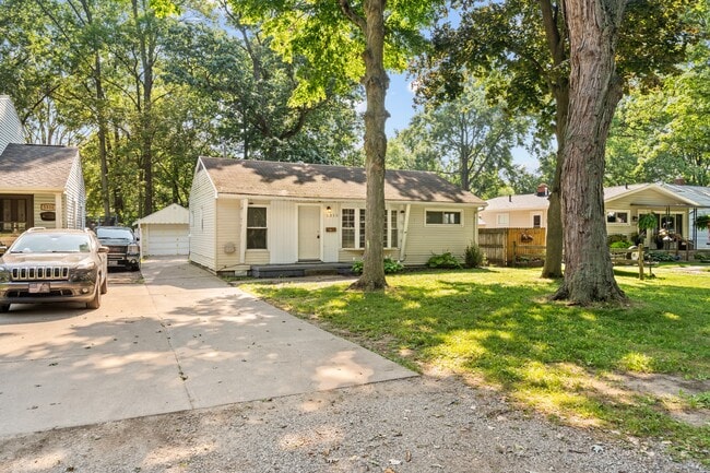 Building Photo - 5310 Winona Dr Rental