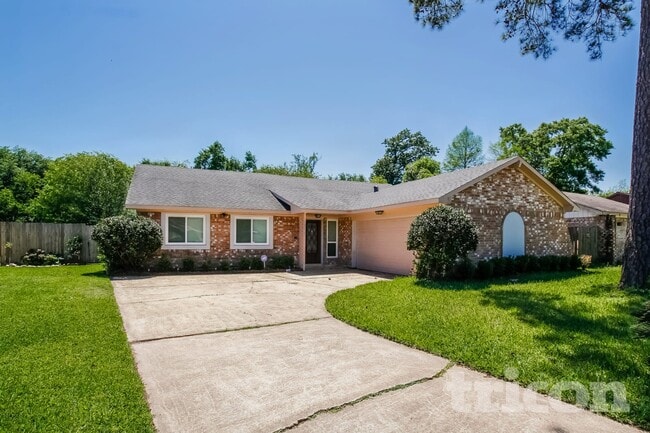 Building Photo - 7318 Foxway Ln