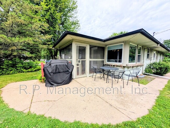 Photo - 3100 Orchard Ave N