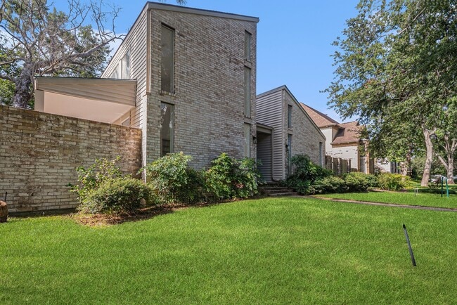 Photo - 4334 Lake Grove Dr