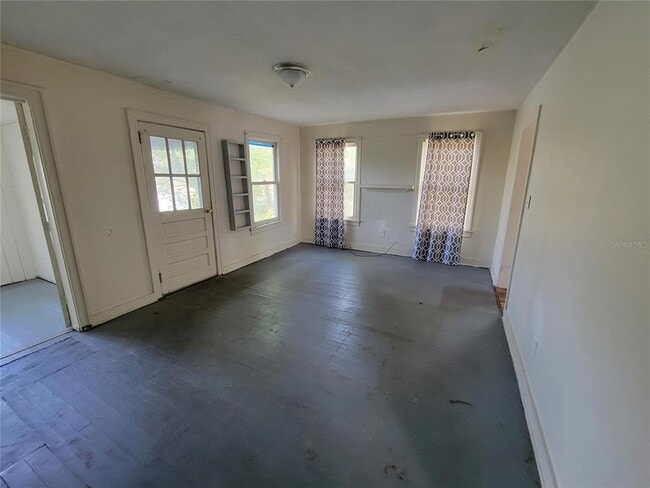 5 Lucerne Cir