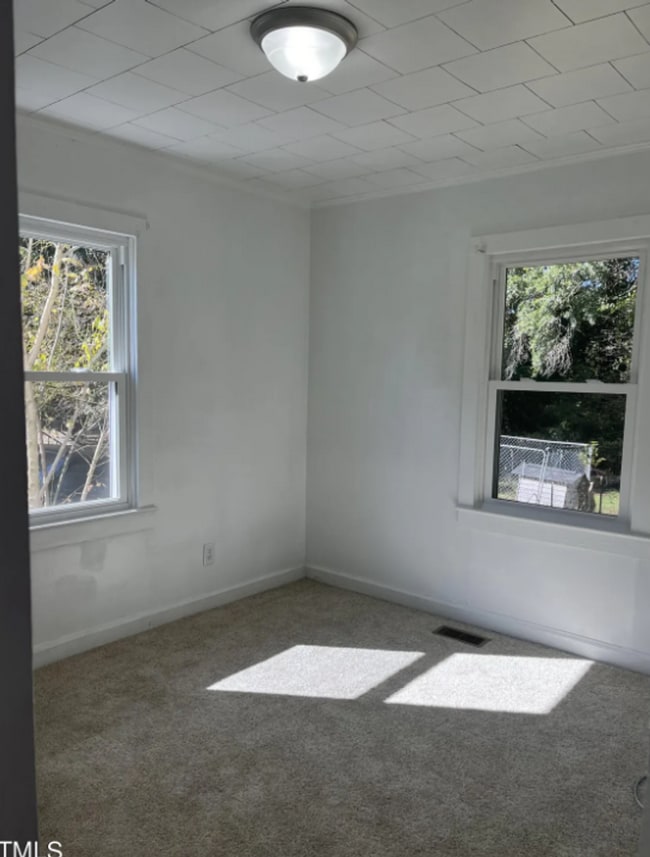 Photo - Two bedroom, 1 bath house in Burlington