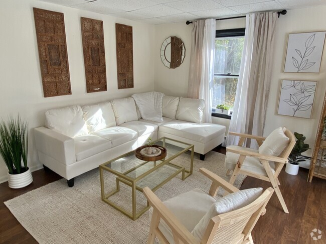 Building Photo - 1022 Cayuga Heights Rd Unit 2 Bedroom Forest Retreat Rental