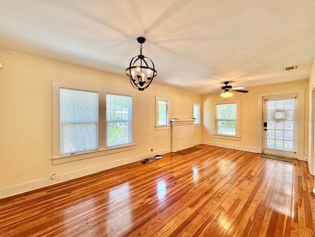 1215 E Mohawk Ave