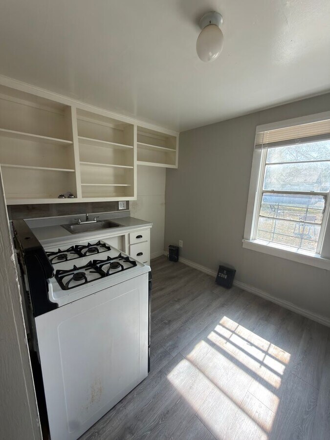 Photo - 2304 Avenue V Unit A