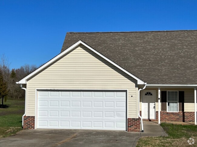 Building Photo - N Iredell Area - 3 BR / 2.5 BA + 2-car Garage Rental