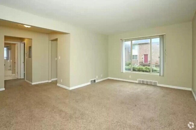 Building Photo - 14085 Dale St Rental