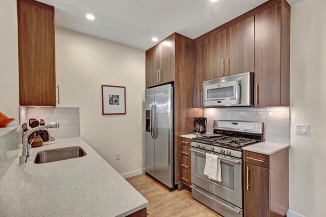 Harlow Kitchen: Modern and Stylish