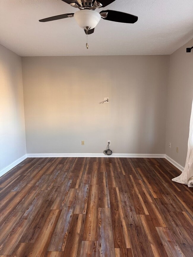 Photo - 3 Bedroom || 2.5 Bathroom - Townhome