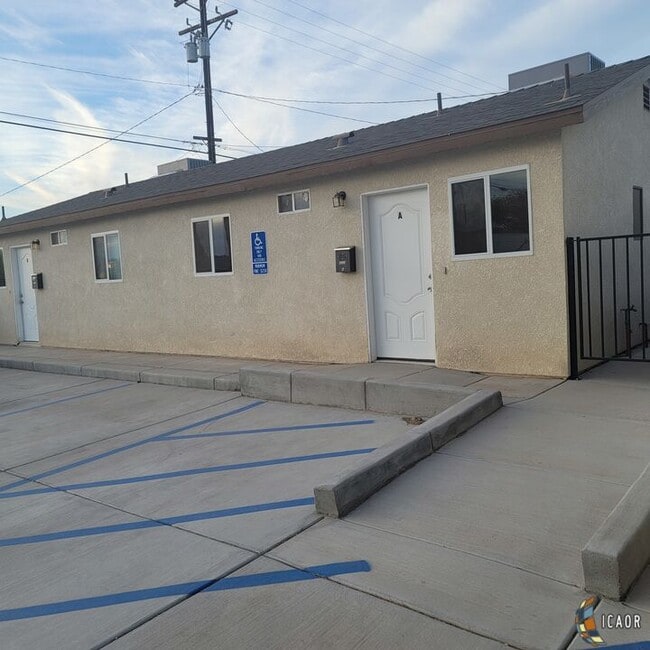 Photo - 423 S Imperial Ave