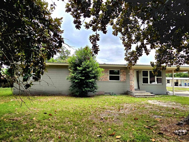 Photo - 404 Puckett Rd