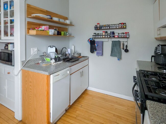 Photo - 1450 W Cornelia Ave Unidad 2