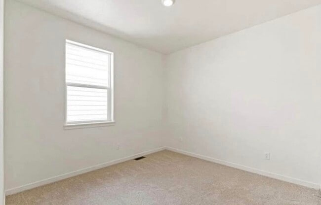 Photo - 9911 Cathay St