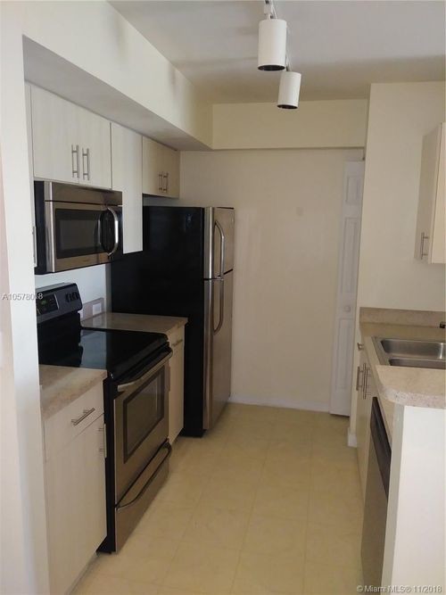 Photo - 11165 SW 6th St Unidad 1 Rental