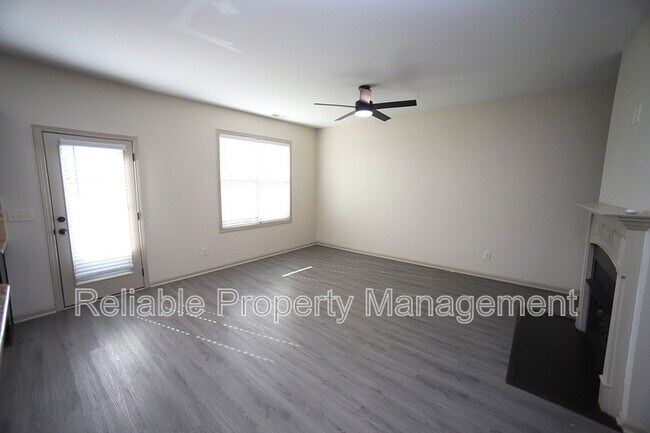 Photo - 198 Balboa Pkwy