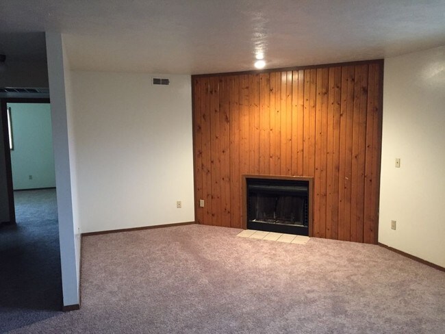 Photo - 1214 Orchard