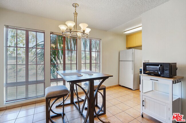 Photo - 3600 Bagley Ave Unidad 207