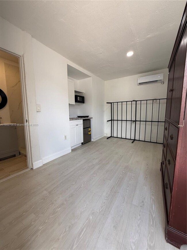 Photo - 2460 NW 61st St Unit B