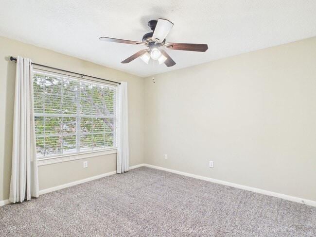 Building Photo - 5006 Fern Garden Ct
