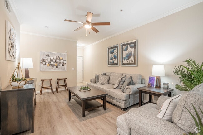 2BR, 2BA - 1065SF - Living Room