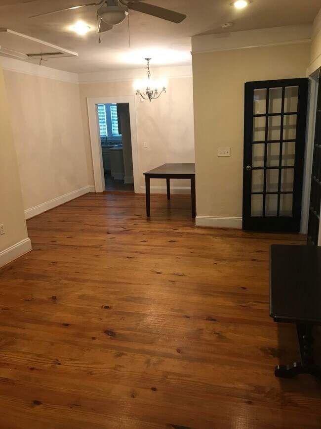 Photo - 823 Heidt St