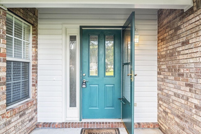 Photo - 305 Parkwood Pl